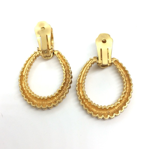 VINTAGE 80S 90S GOLD TONE SHRIMP DOOR KNOCKER TEXTURED CLIP-ON HOOP EARRINGS 2” - Picture 6 of 10